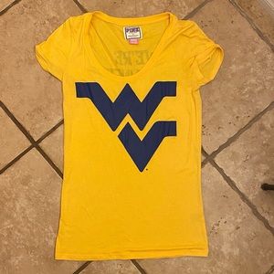Victoria’s Secret Pink WVU mountaineers scoop neck tee medium. March madness 🏀